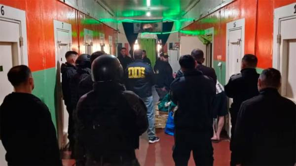Celulares en la celda: dos reclusos planeaban ejecutar a la fiscal que los metió tras las rejas