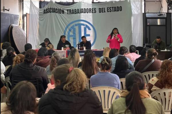 Enfermeros definirán una jornada de protesta y marcharán a la Casa de Gobierno