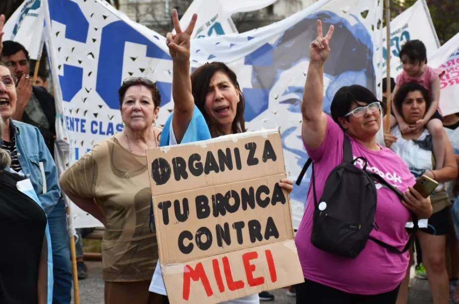 Protesta nacional: organizaciones sociales y sindicales realizaron la "Marcha de la Bronca" en Santa Rosa