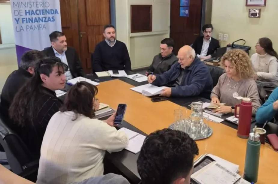 Frustración gremial por la postergación de la paritaria estatal