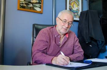 Diputado oficialista propone la enseñanza de ajedrez para contrarrestar la "epidemia de la distracción"