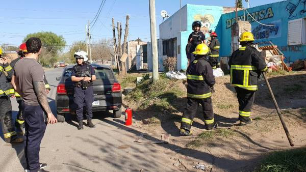 Intervención providencial de un bombero evitó daños mayores en un domicilio piquense