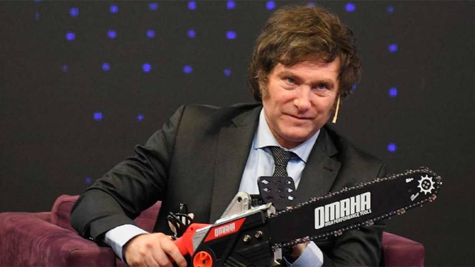 Milei en IDEA: "La motosierra sigue funcionando" y prepara una revolución de seguros