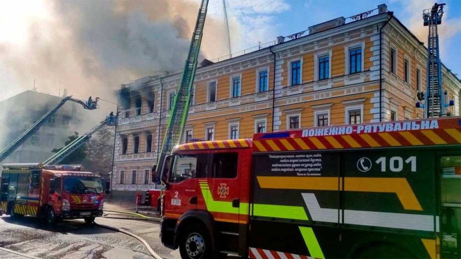 Hay muertos y heridos: Rusia atacó con un dron la Academia de las Ciencias de Ucrania
