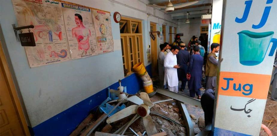 Tragedia en Peshawar: el colapso del techo de un colegio deja 27 alumnos y un profesor muertos