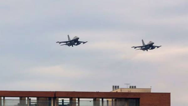 Córdoba recibirá otros seis F-16 que ya partieron desde Dinamarca