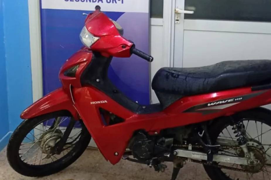 Demoraron a un joven de 20 años que circulaba en una moto recién adquirida pero con pedido de secuestro
