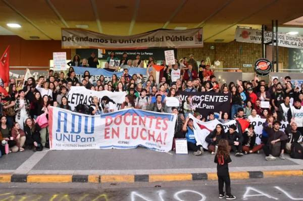 Las universidades nacionales inician un paro de una semana en rechazo a las políticas presupuestarias del Gobierno
