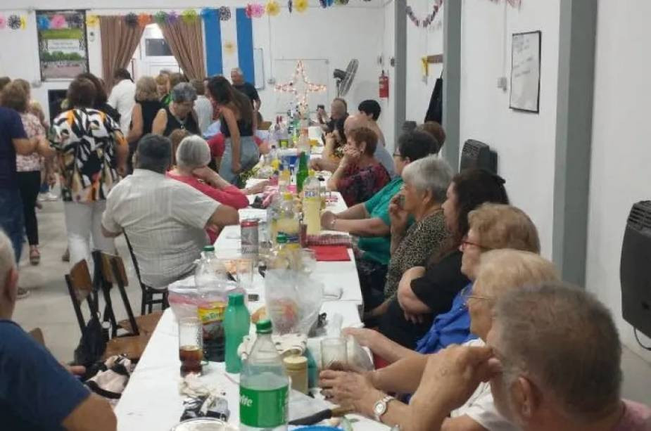 Vecinos de Villa del Busto exigen frenar eventos nocturnos en el Centro de Jubilados por ruidos molestos