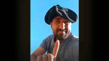 El tiktoker rural que bancaba a Milei ahora lo castiga: "la motosierra de las retenciones no arranca"