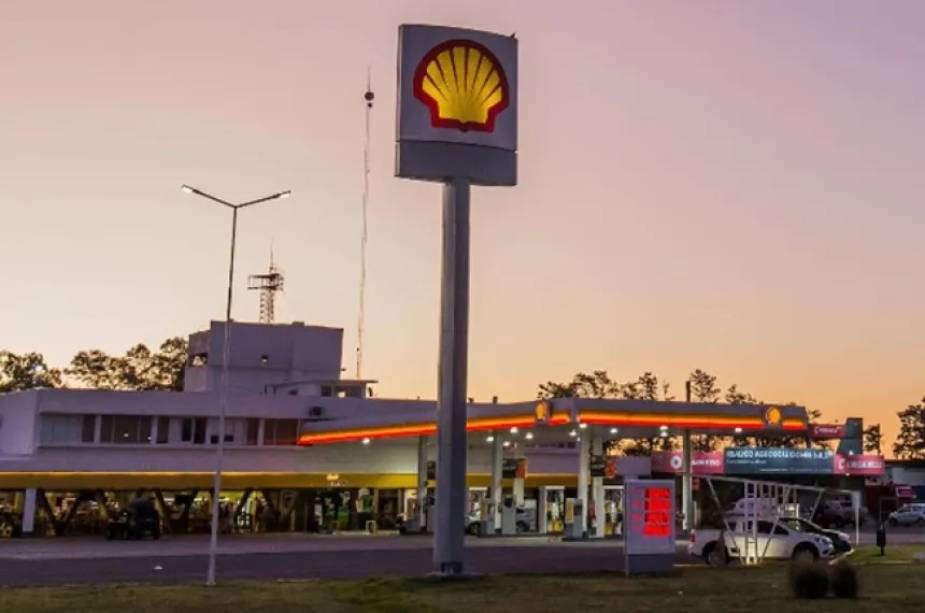 Robó la recaudación de una estación de servicio, pagó el café y terminó detenida