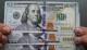 Por primera en el año, el dólar blue se vende por debajo de $1000
