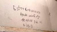 Investigación en San Juan por un pedido de auxilio escrito en el baño de una escuela