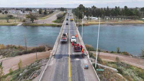 Ruta 22: décadas de abandono pasan factura en un puente clave para Vaca Muerta