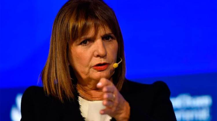 Patricia Bullrich señaló las diferencias entre los gobiernos de Milei y de Macri: “Hoy la decisión es firme, no a medias”