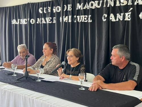FOTOS | Finalizó la Capacitación en Maquinaria Vial: Empleados de Eduardo Castex recibieron sus certificados