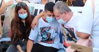 Padre y abuelo de Licio Dupuy en la primer marcha a solo dos días del asesinato. Foto: Juan Pablo Sanso