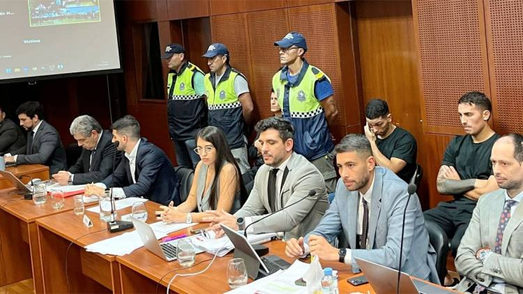 Estremecedora declaración de la joven que denunció a los jugadores de Vélez: "Desaté de mi bombacha un fajo de plata"