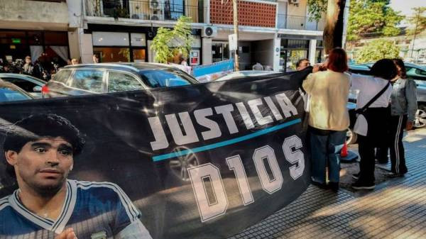 Juicio por el fallecimiento de Diego Maradona: para un perito de la defensa, el deceso fue "responsabilidad del paciente"