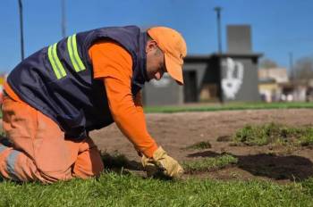 Jornada de forestación en Villa Parque por el Día del Árbol