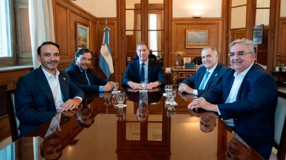 Diego Santilli negocia con gobernadores para eliminar las PASO y blindar la agenda legislativa