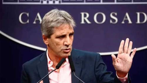 Luis Caputo viajó a Estados Unidos para exponer el programa económico de Milei ante el G20