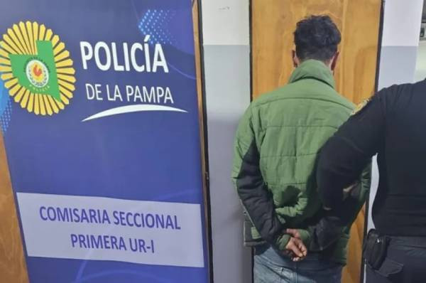 Cayó en el centro de Santa Rosa tras robar carne en un supermercado