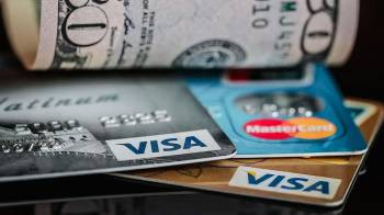 Cambio en el dólar tarjeta: desde hoy, costará $1358 por la eliminación del impuesto PAIS