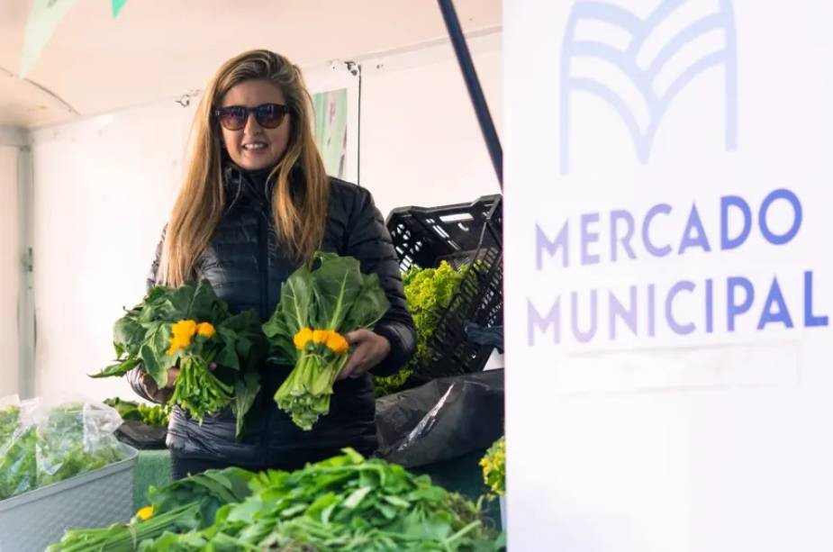 Vuelve a abrir el Mercado Municipal con rebajas y promociones en alimentos