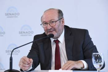Kroneberger: "indudablemente, no va a llegar a buen puerto la decisión de Javier Milei"