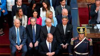 La Corte Suprema rechazó por unanimidad dos demandas contra el DNU de Javier Milei