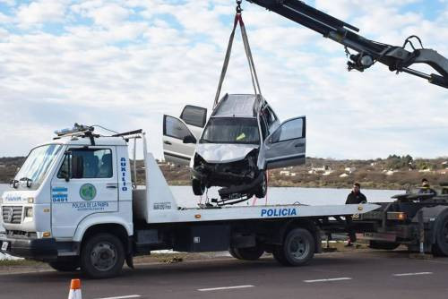Tragedia en Bajo Giuliani: un testigo afirmó que la camioneta “siguió de largo” y reclamó mejoras urgentes en la señalización