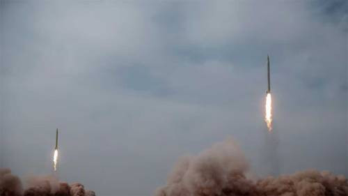 Irán atacó bases de EE.UU. en Jordania en represalia por un bombardeo en la isla de Larak