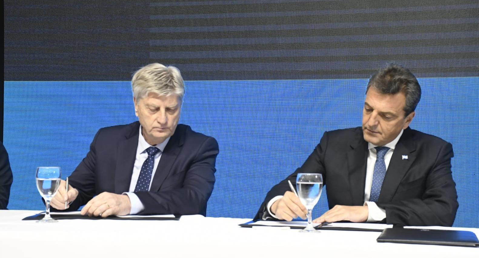Ziliotto y Massa firmaron el convenio que devuelve $21.585 millones a la provincia