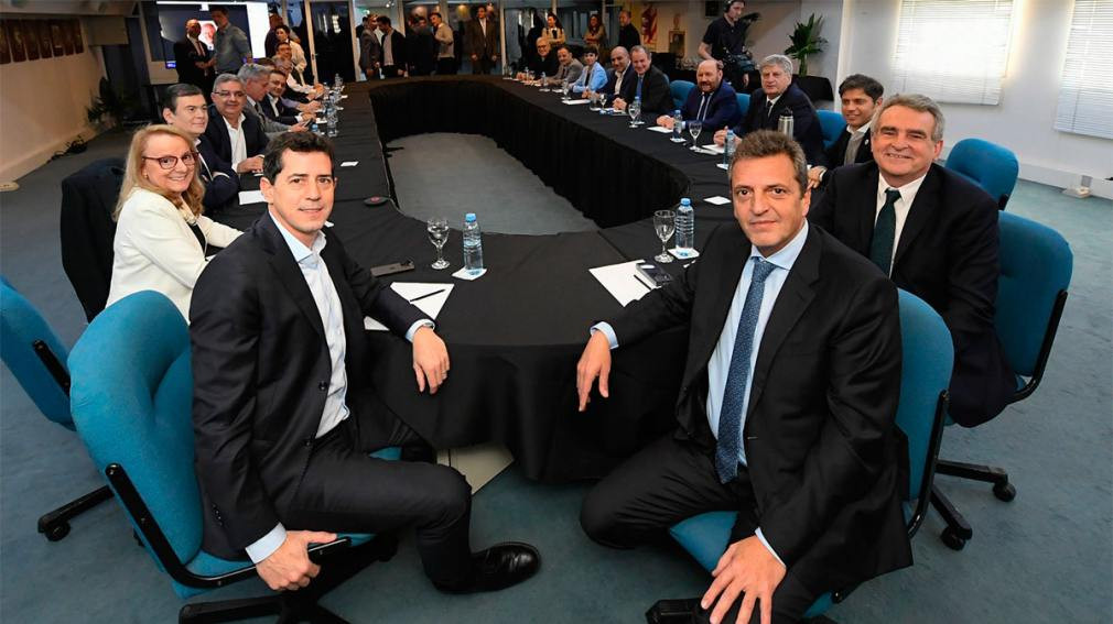 Massa se reúne este jueves con gobernadores de 18 provincias