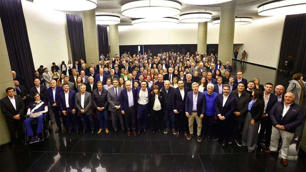 Los gobernadores de JxC se reúnen este martes con los legisladores electos