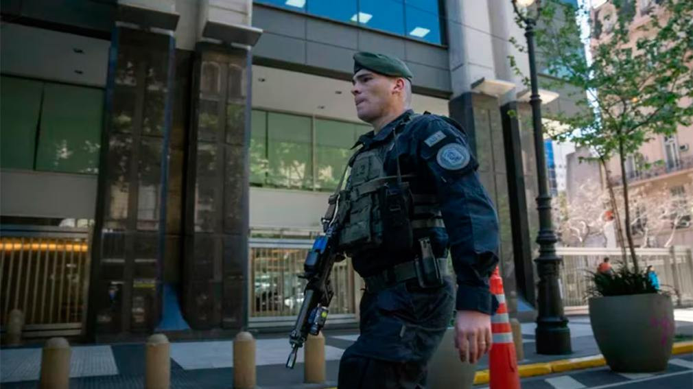 Detienen frente a la Embajada de Israel a un iraquí con documentación presuntamente falsa