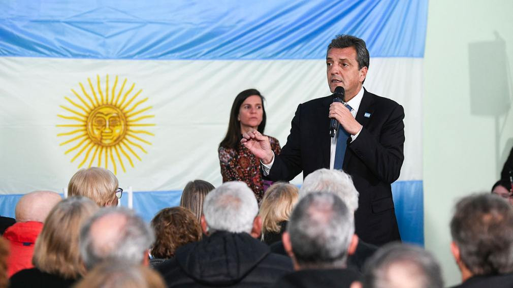Massa afirmó que si es electo buscará darles una "jubilación digna a las víctimas de las AFJP"
