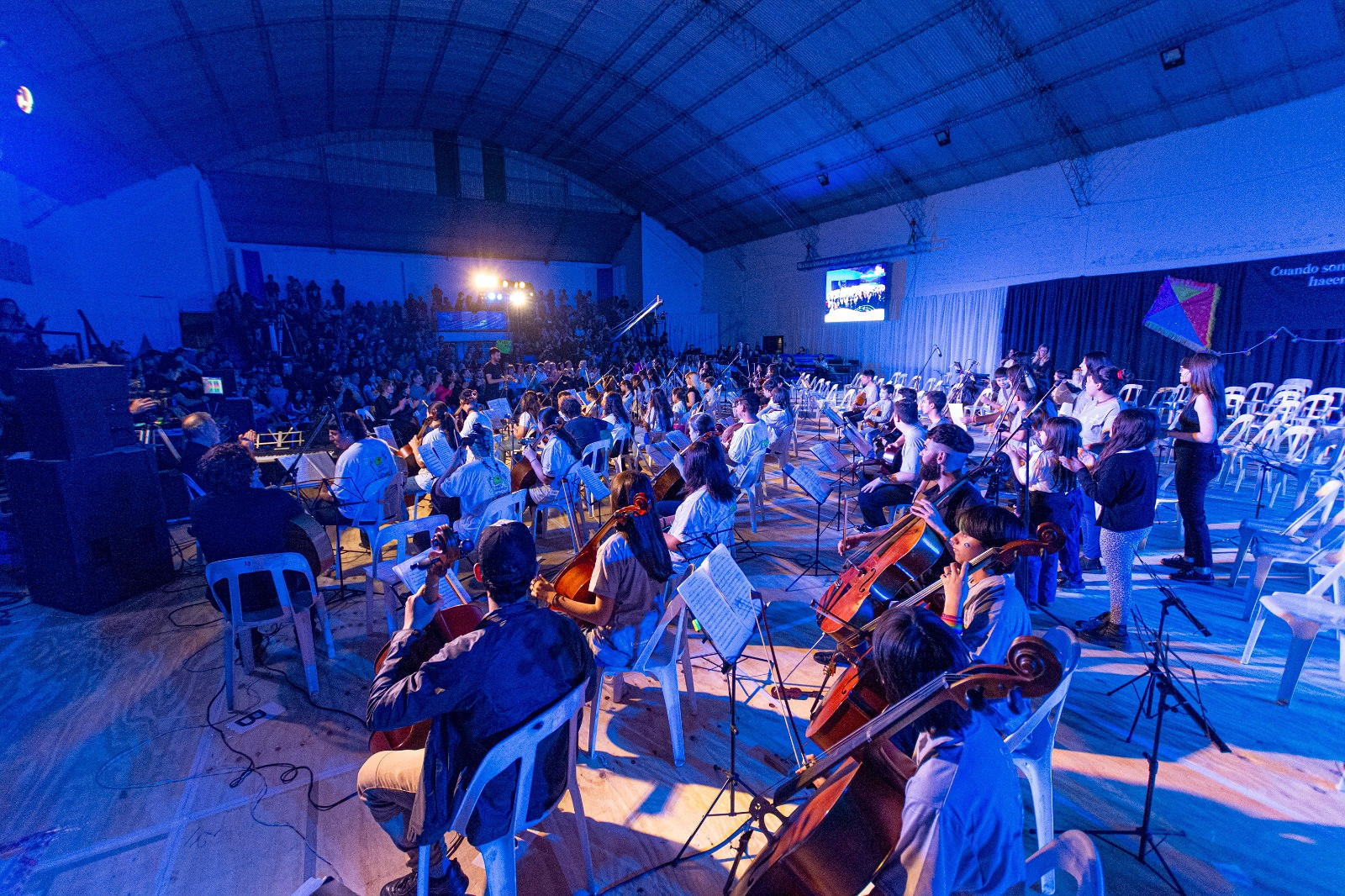 "40 años de Música y Memoria" : más de 320 estudiantes pampeanos participaron de la gala musical