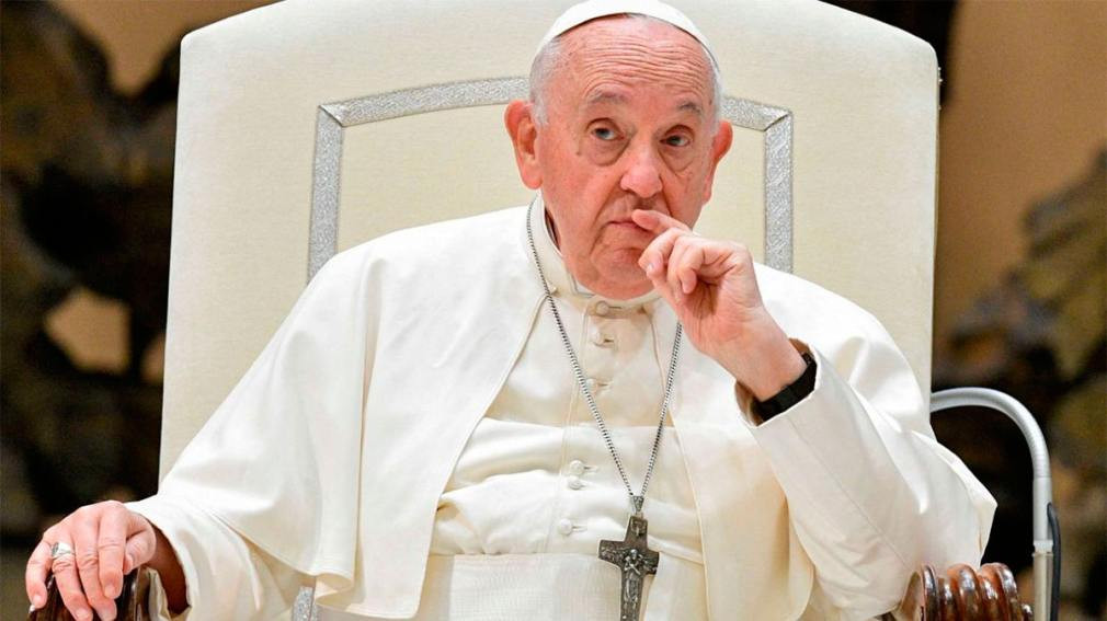 El Papa pidió formar a los varones para "relaciones sanas" y lamentó la violencia contra las mujeres