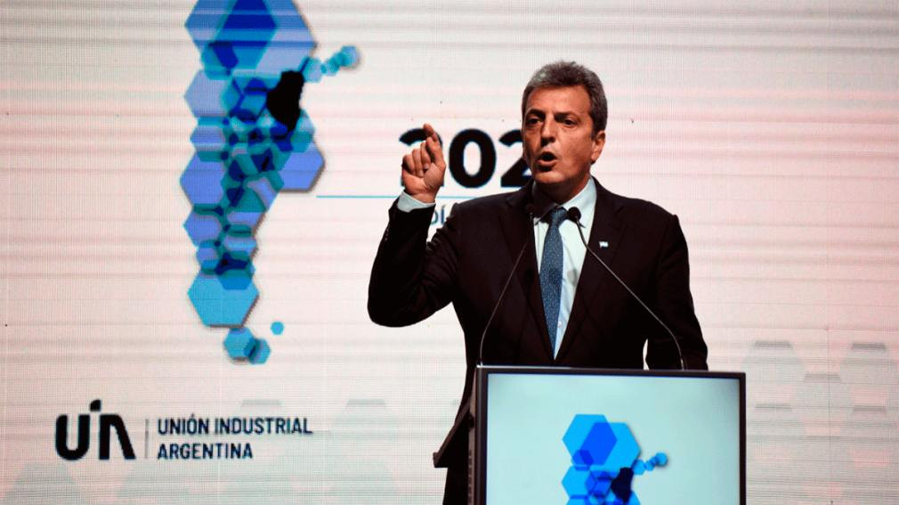 Massa presenta sus propuestas económicas ante la Unión Industrial Argentina