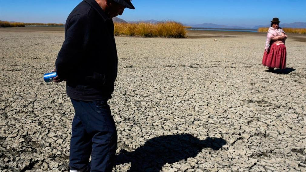 Preocupación en Bolivia: el lago Titicaca descendió a su mínimo histórico por la sequía