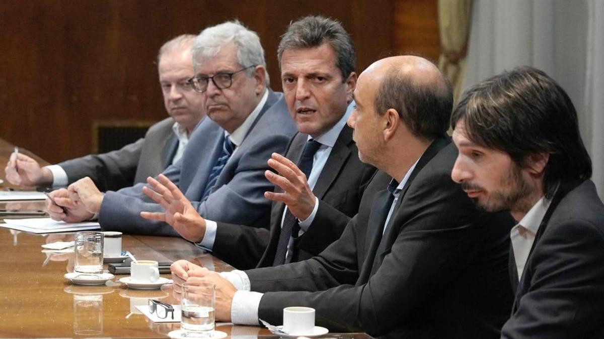 Deuda: el Gobierno canjeará hoy bonos de tenedores públicos para despejar $616.000 millones de vencimientos