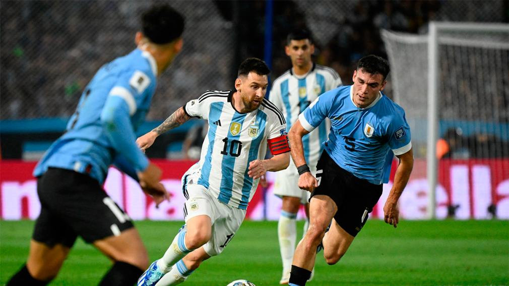 La Selección cayó ante el equipo de Bielsa y resignó su invicto en La Bombonera