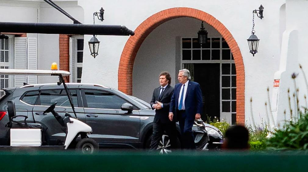 "Que tenga cuidado": la advertencia de Fernández a Milei sobre sus posturas en política exterior