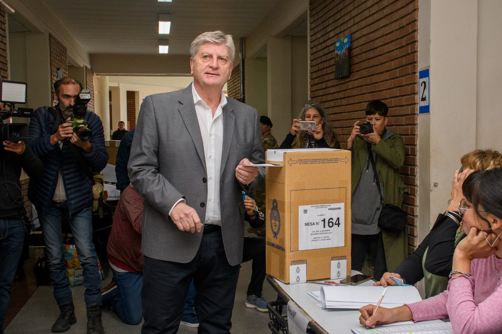 Votó el gobernador Sergio Ziliotto: "hay que defender la demoracia votando"
