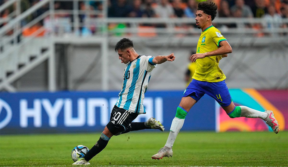 Mundial Sub-17: Argentina goleó a Brasil con un triplete de Echeverri