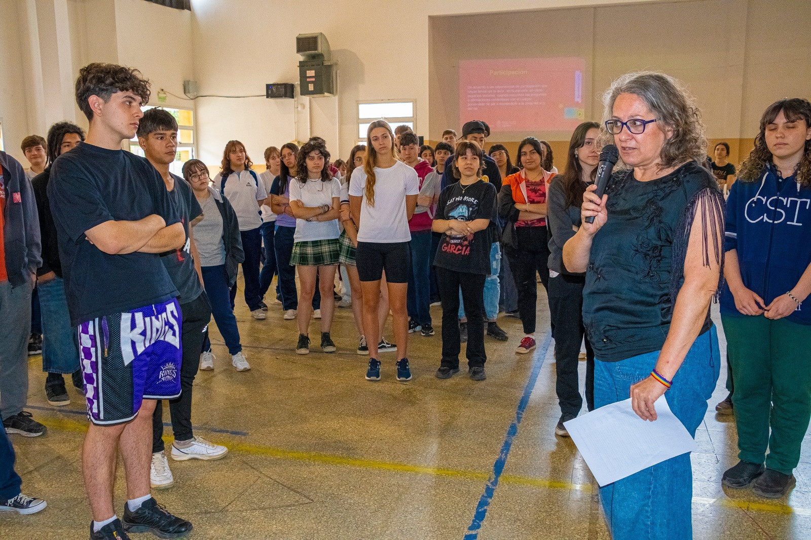 Jóvenes en encuentro sobre participación y organización estudiantil en la escuela secundaria